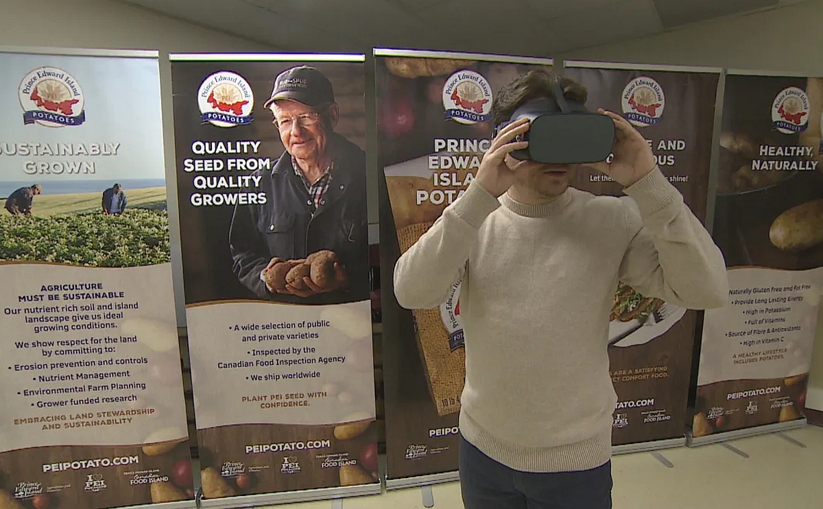 Potato Board staff, including Mark Phillips, have also been checking out the virtual reality goggles.